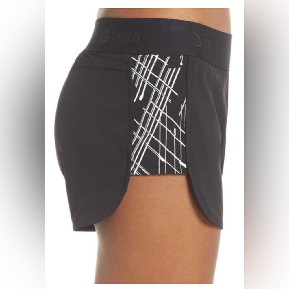Zella women’s go run Reflect shorts black with built- in brief liner . Size M